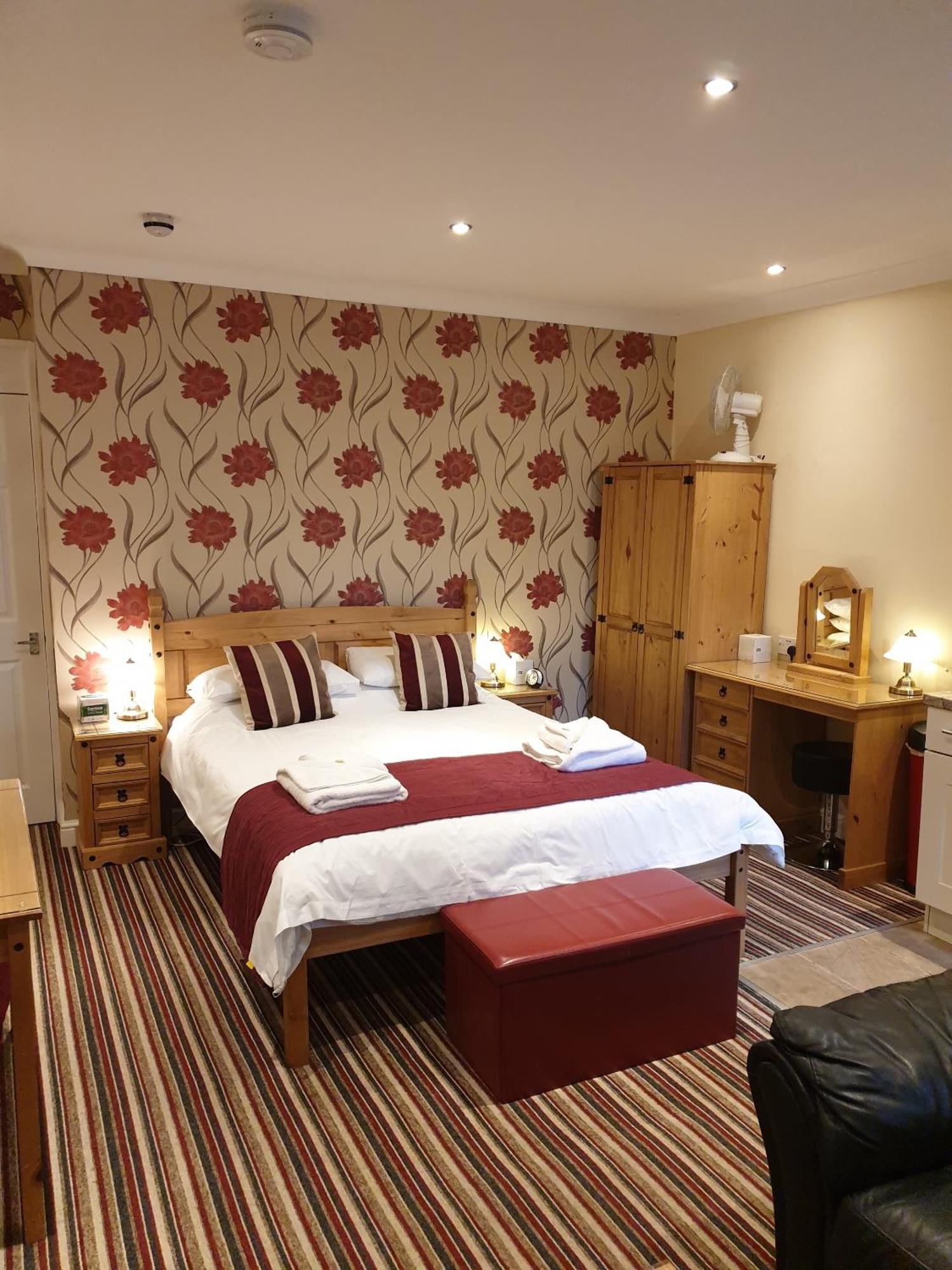 Appletorre House Flats - Pet Friendly And Private Parking Apartment Torquay