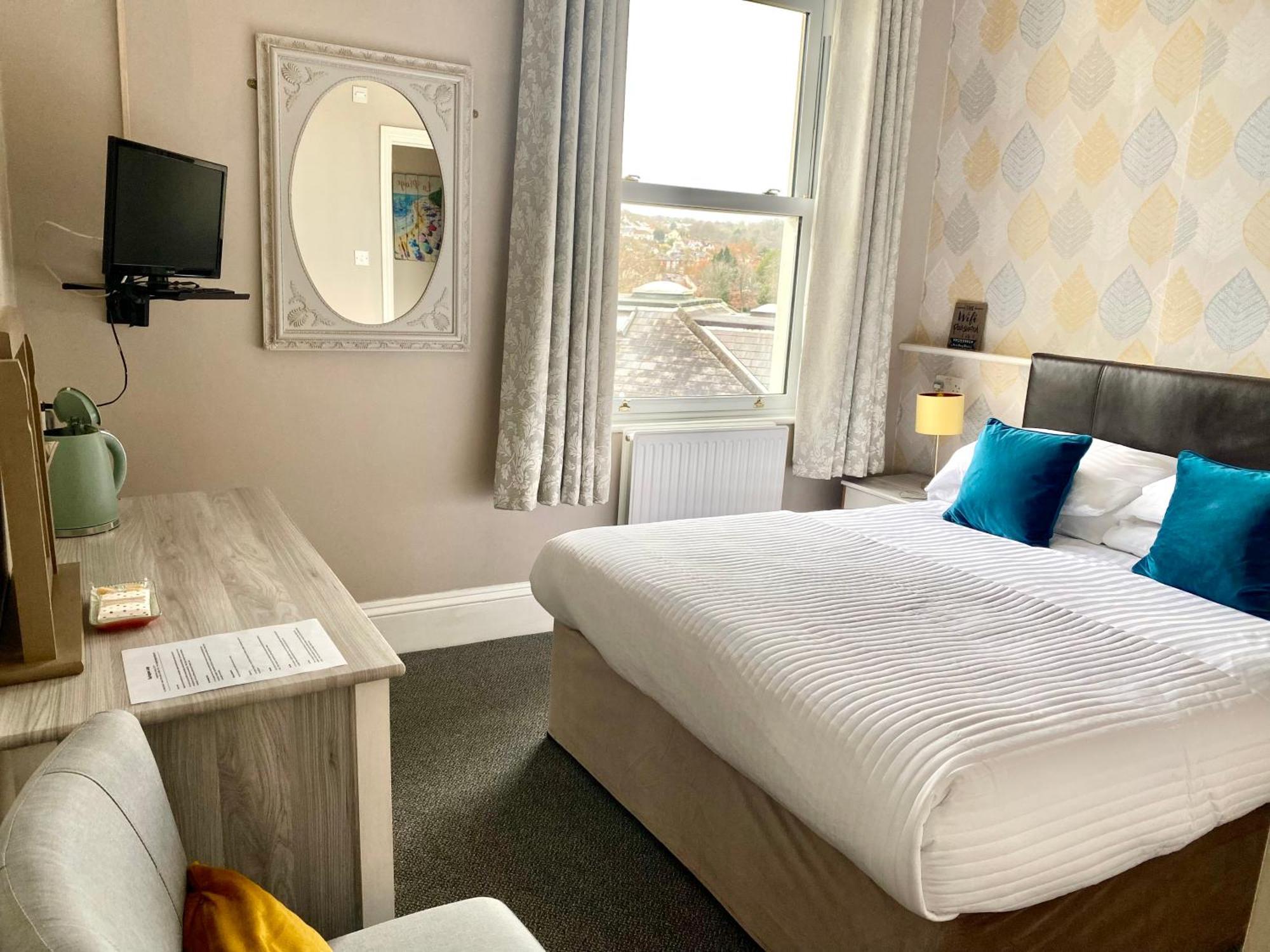 Buckingham 4* Torquay