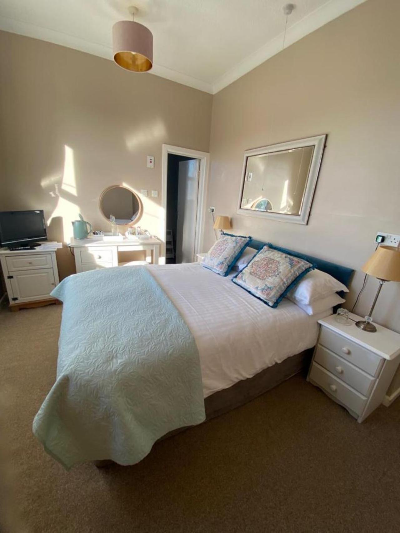 Buckingham 4*