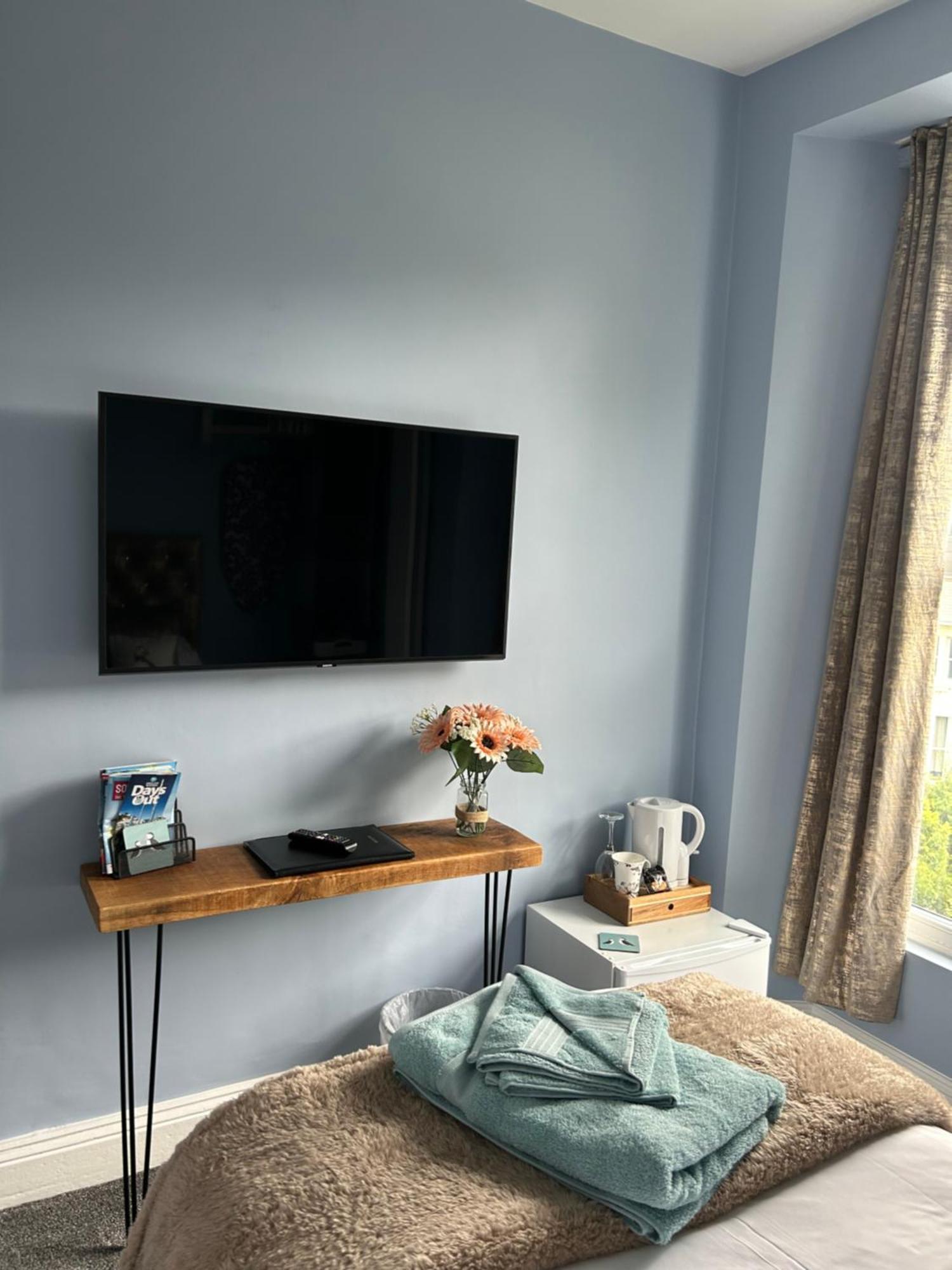 Acorn 3* Torquay