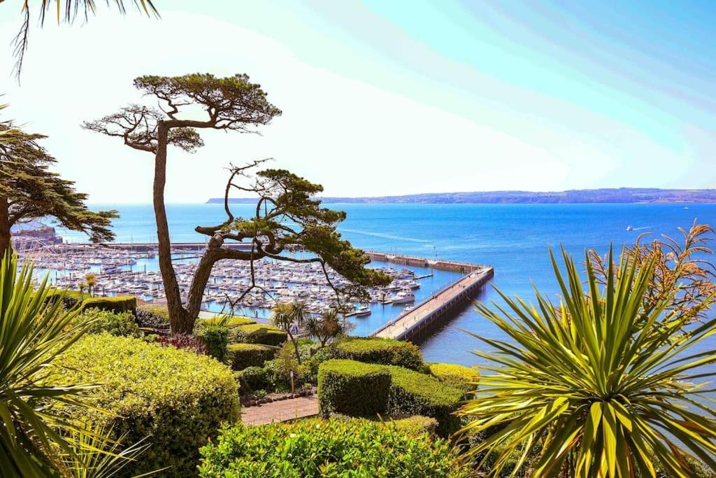 Luxury Riviera View Waterside Apartment