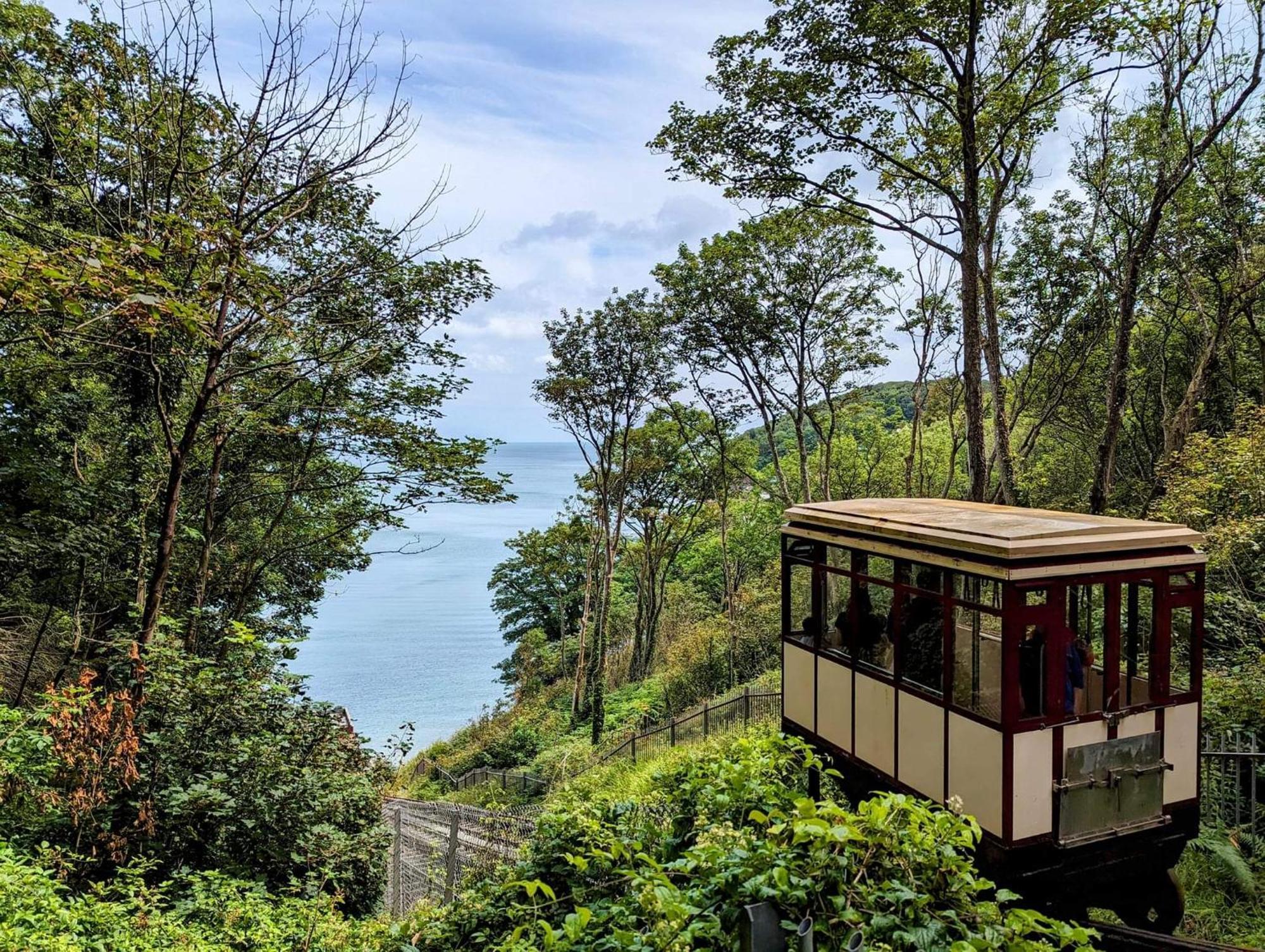 Sandown - 2 Minutes Walk To The Downs, Restaurants Bars & Beaches