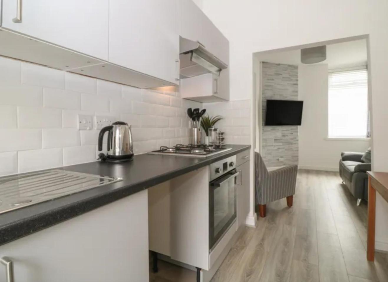 Holiday home Sandown - 2 Minutes Walk To The Downs, Restaurants Bars & Beaches