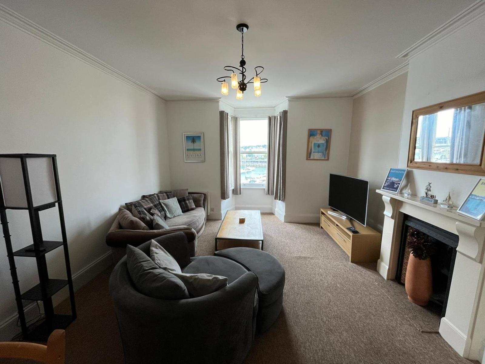 Victoria Apartment