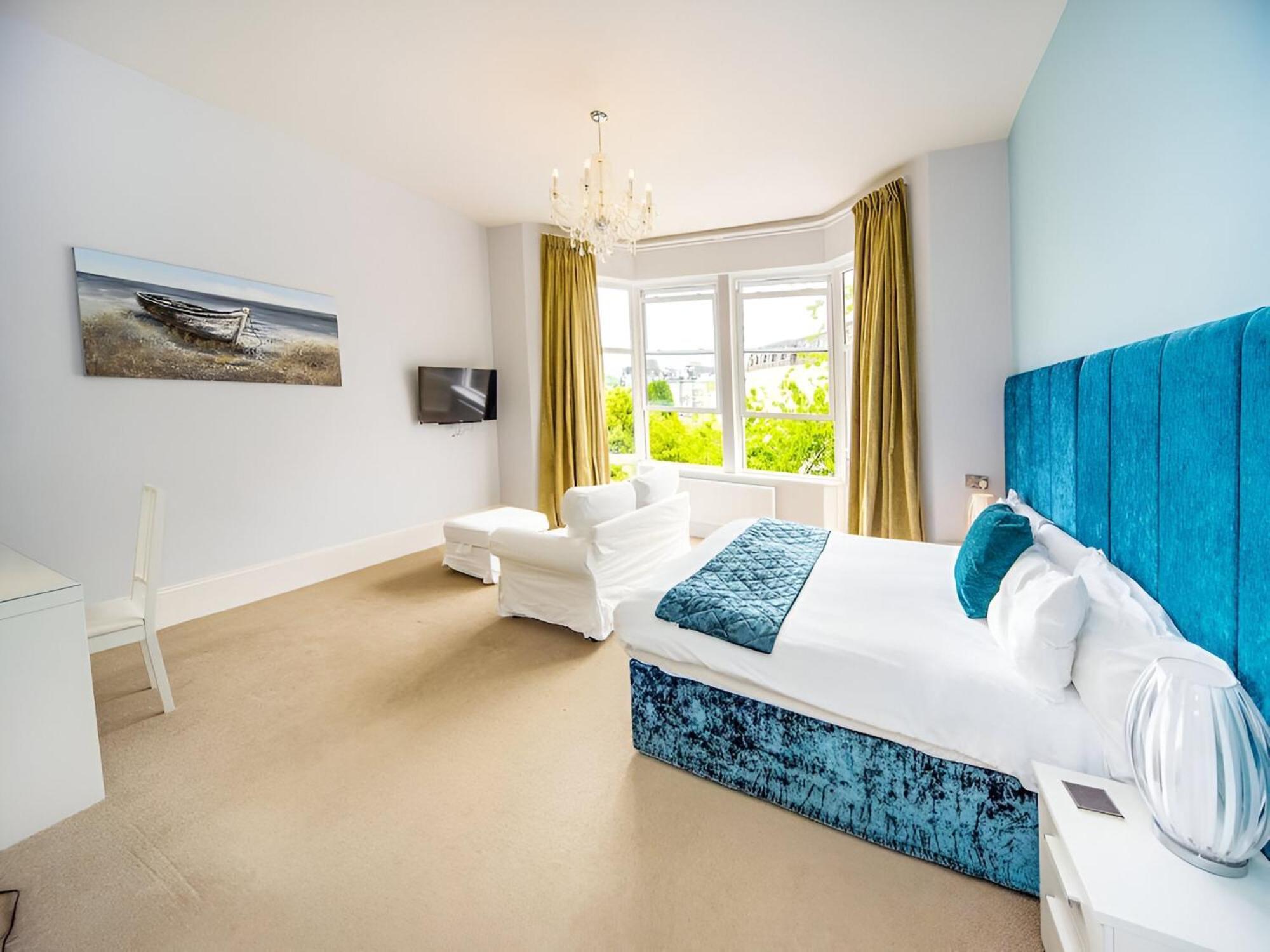 Crofton House 3*