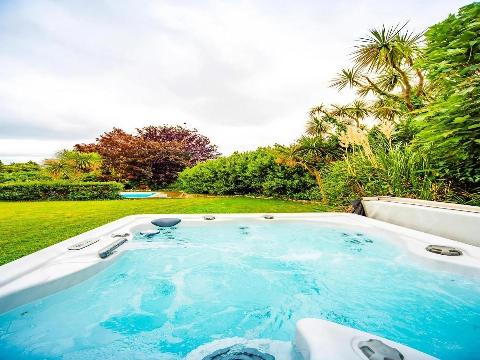 Crofton House Hotel
