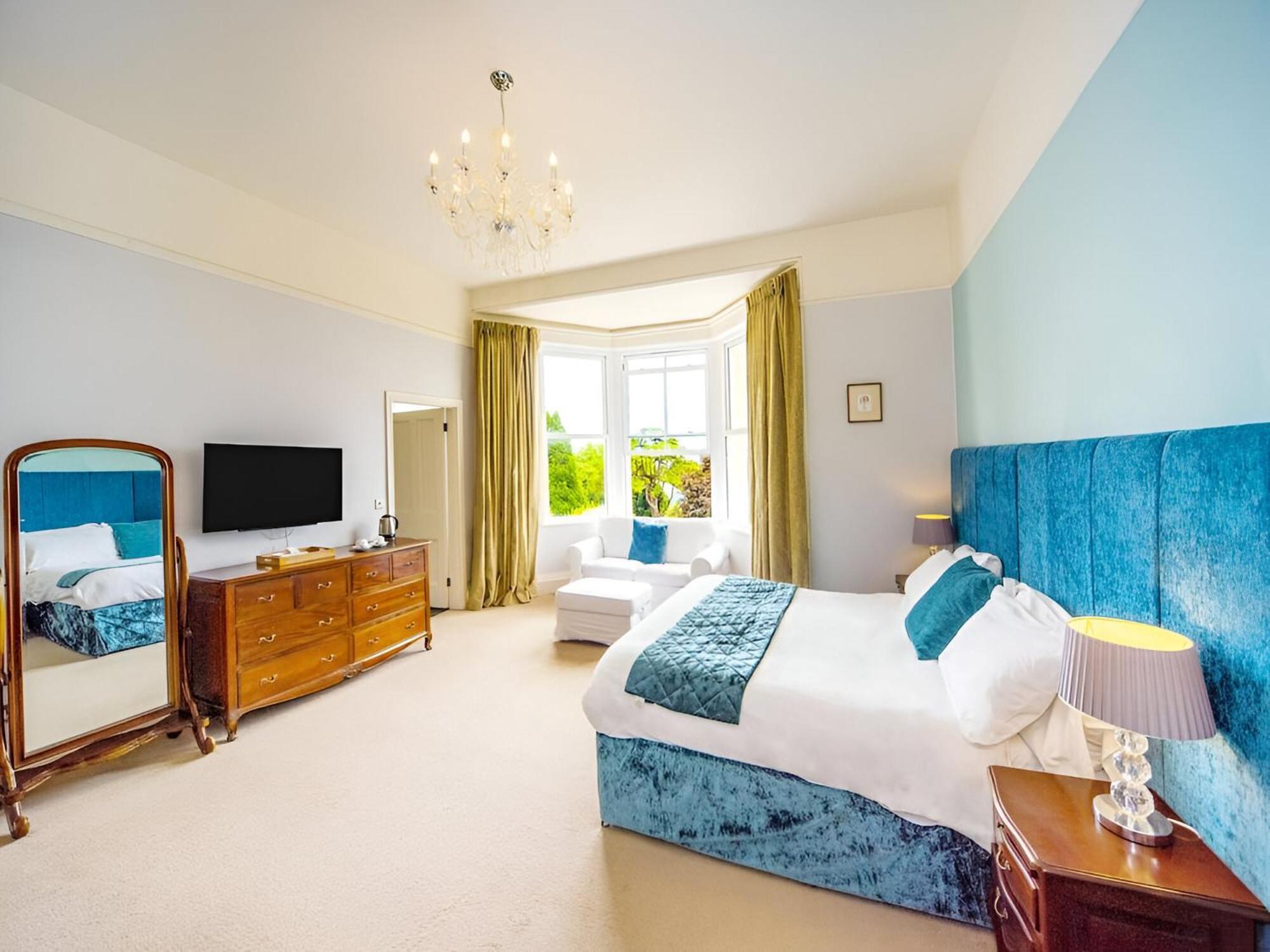 Crofton House 3*