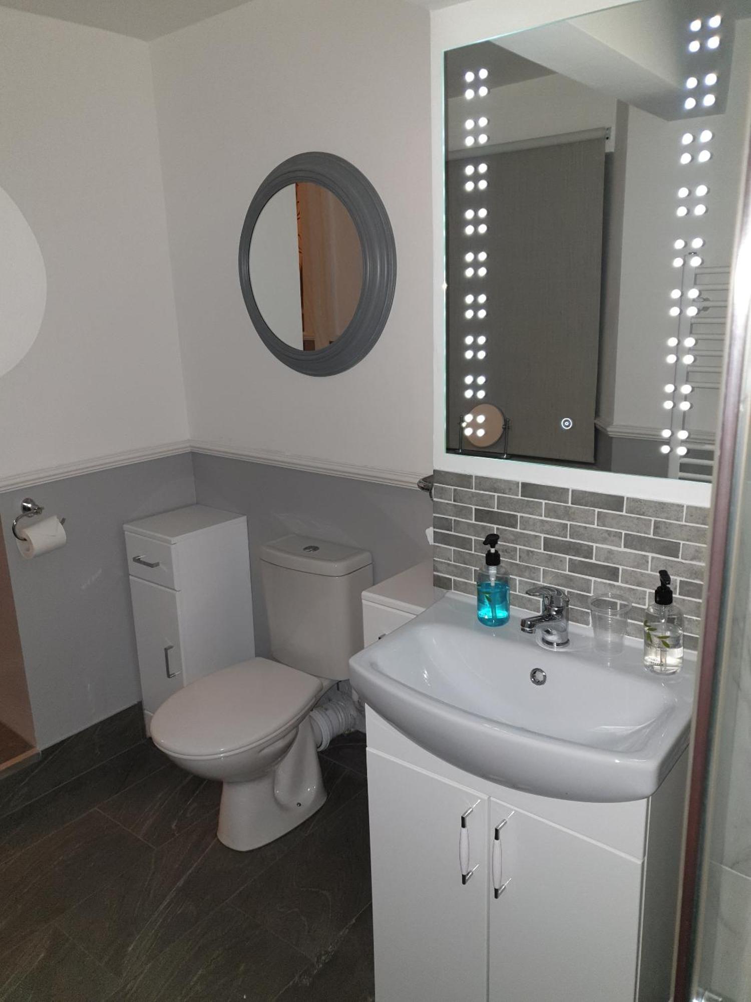 Appletorre House Flats - Pet Friendly And Private Parking Apartment Torquay