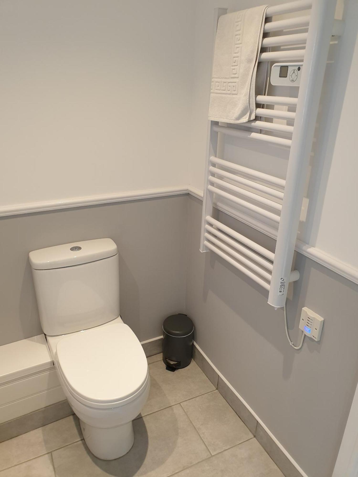 Appletorre House Flats - Pet Friendly And Private Parking Apartment *