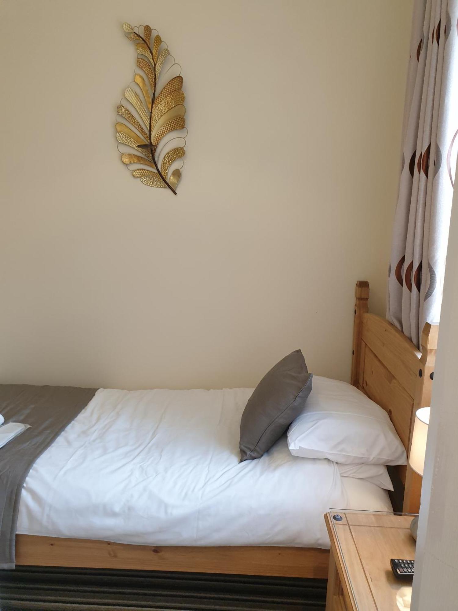 Appletorre House Flats - Pet Friendly And Private Parking Apartment