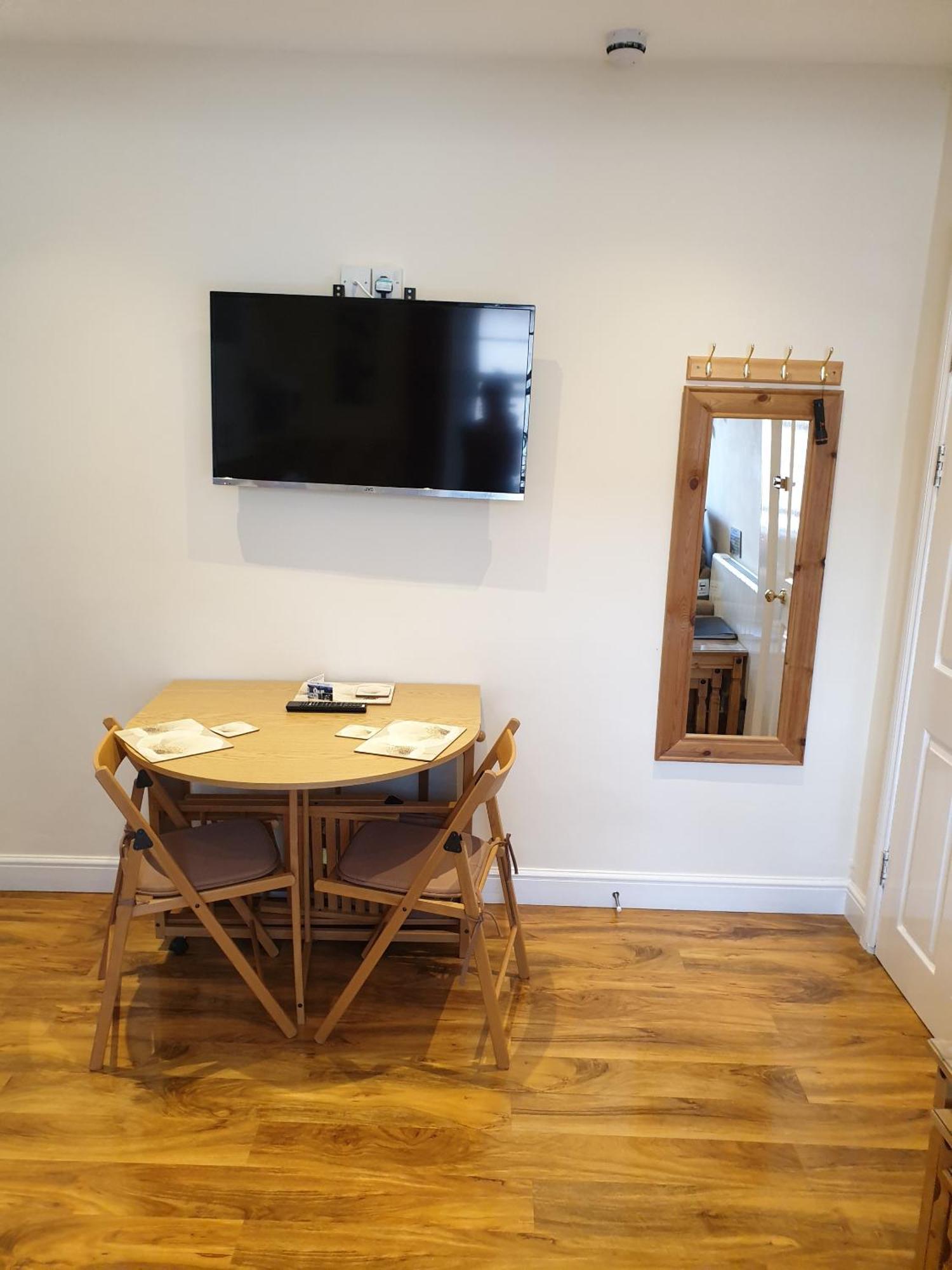 Appletorre House Flats - Pet Friendly And Private Parking Apartment *