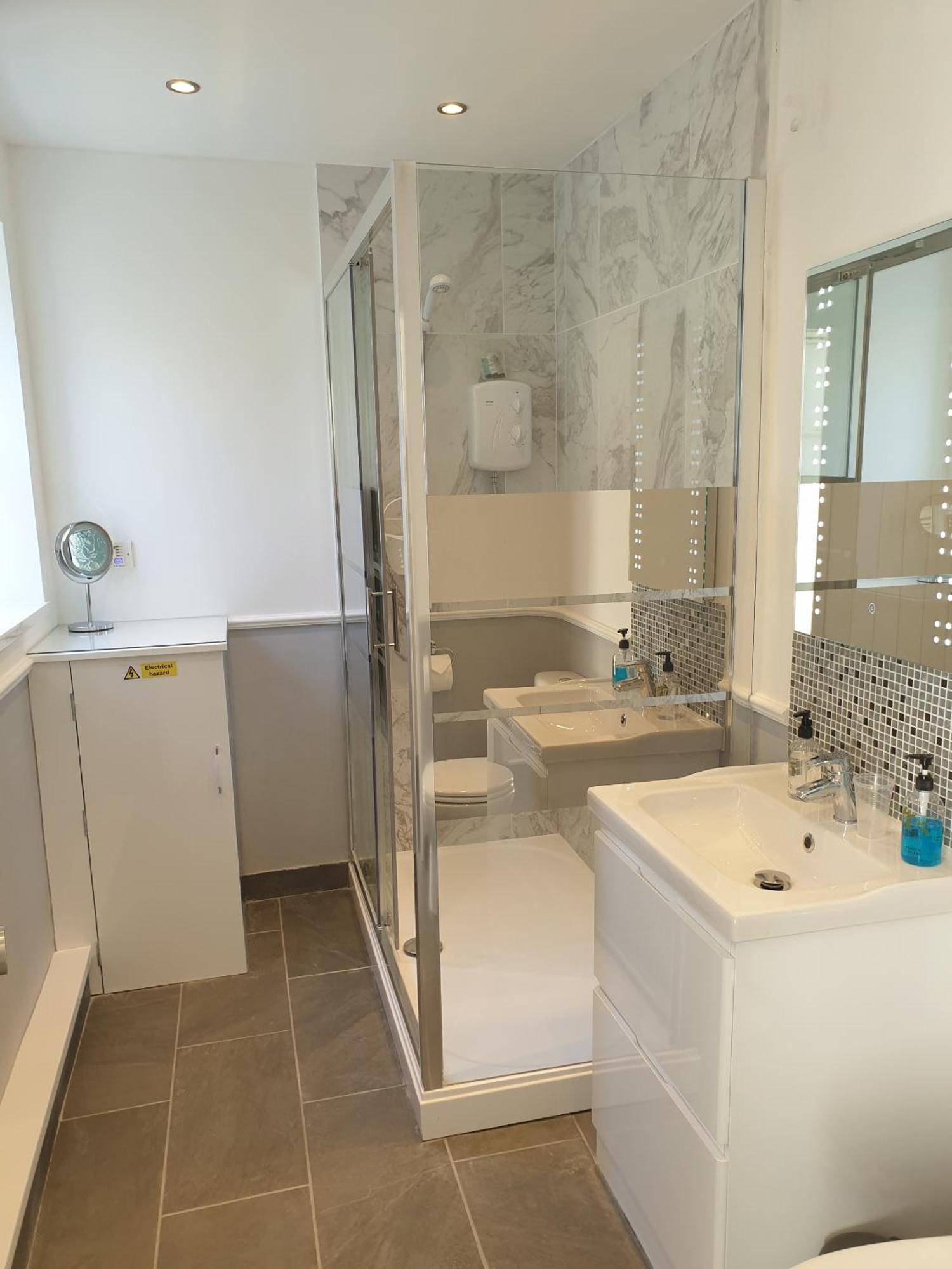Apartment Appletorre House Flats - Pet Friendly And Private Parking