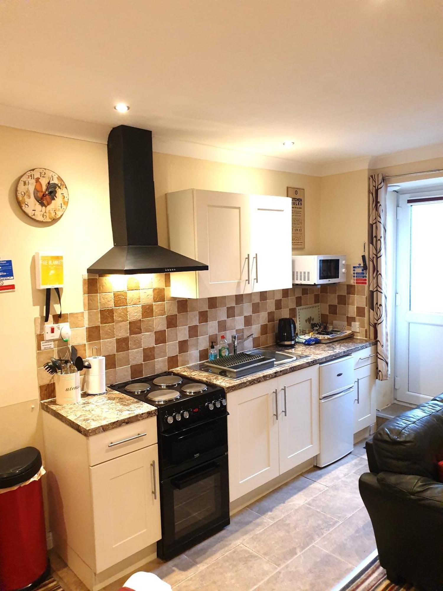 Appletorre House Flats - Pet Friendly And Private Parking