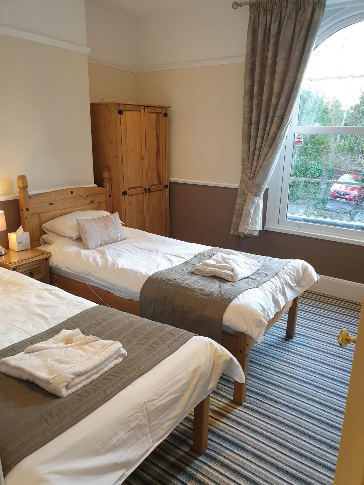 Apartment Appletorre House Flats - Pet Friendly And Private Parking *