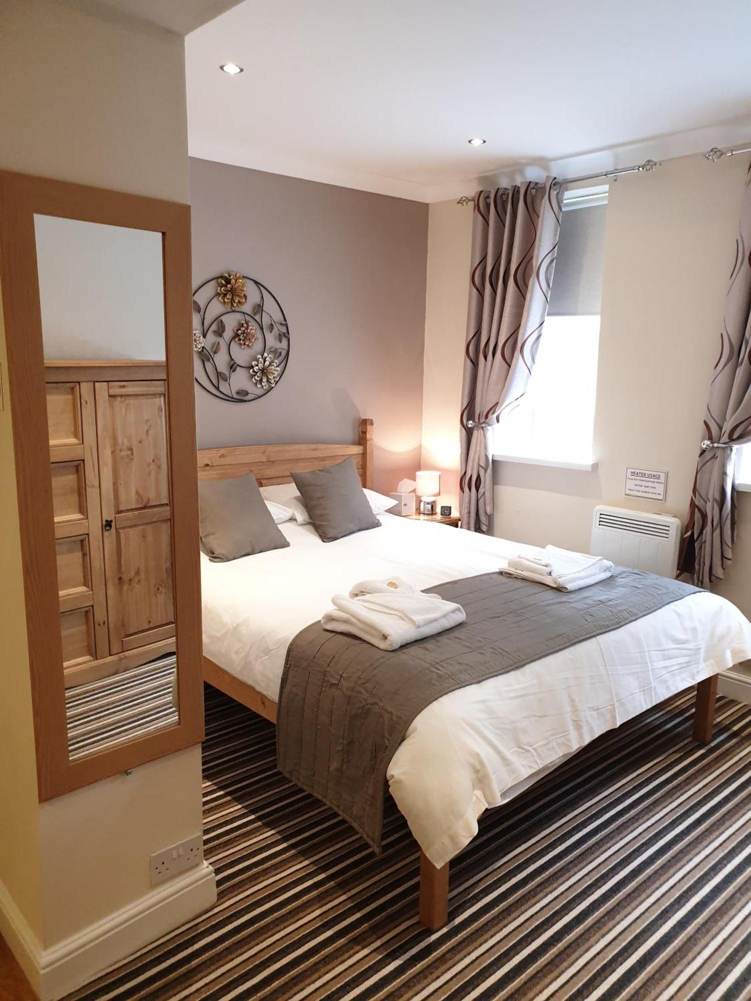 Appletorre House Flats - Pet Friendly And Private Parking Apartment *