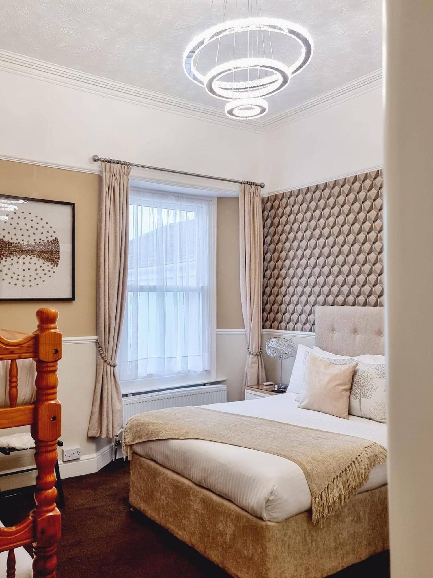 Kethla House 4* Torquay