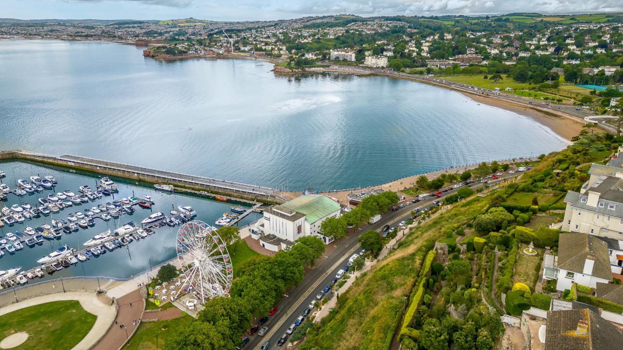 The Moorings - Stylish Duplex On Harbourside *