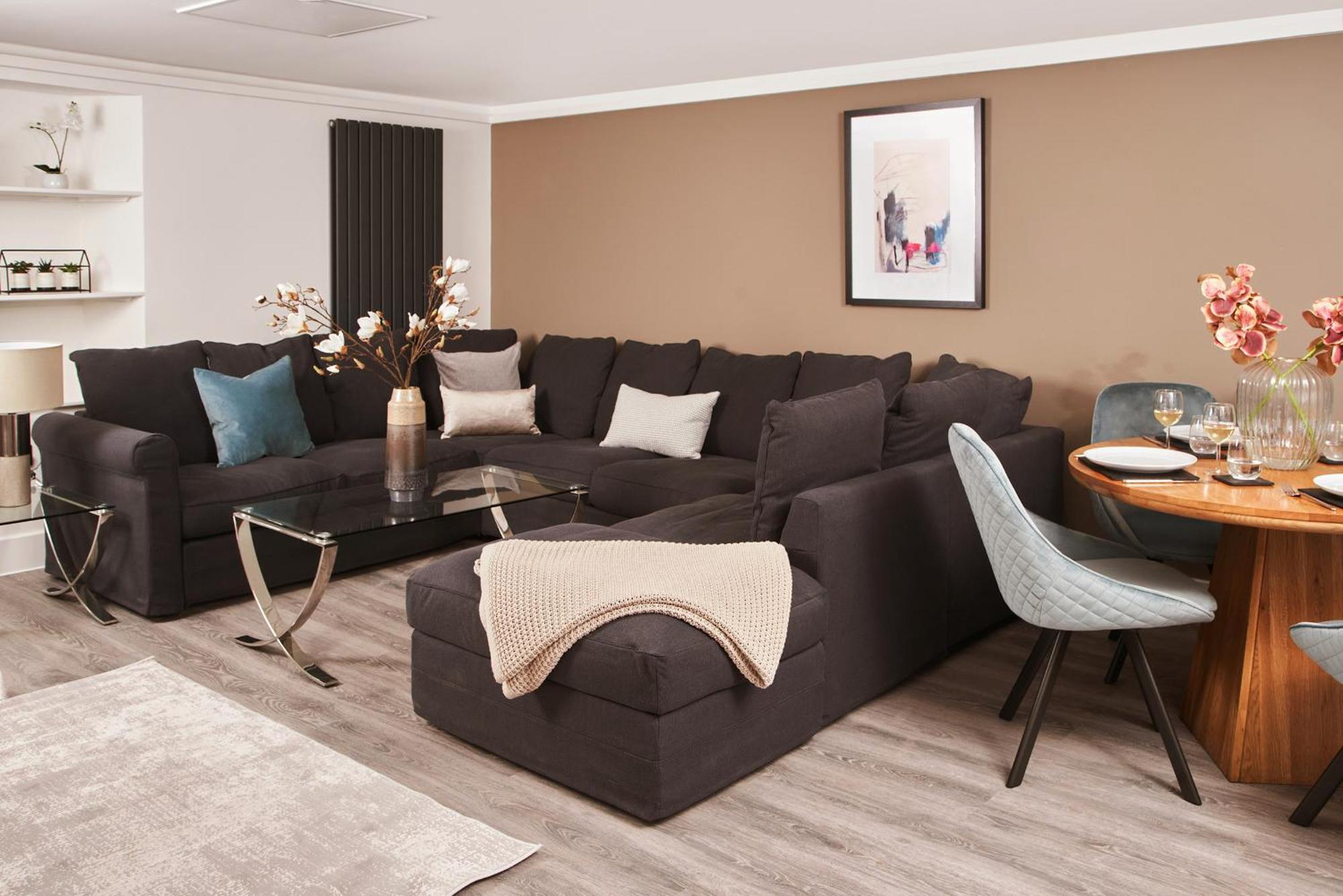 The Moorings - Stylish Duplex On Harbourside Apartment *