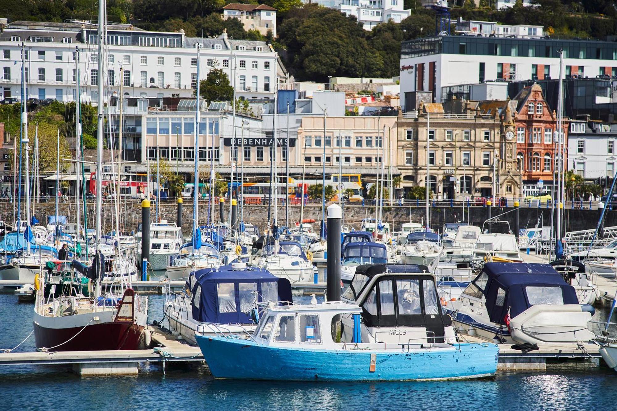 The Moorings - Stylish Duplex On Harbourside