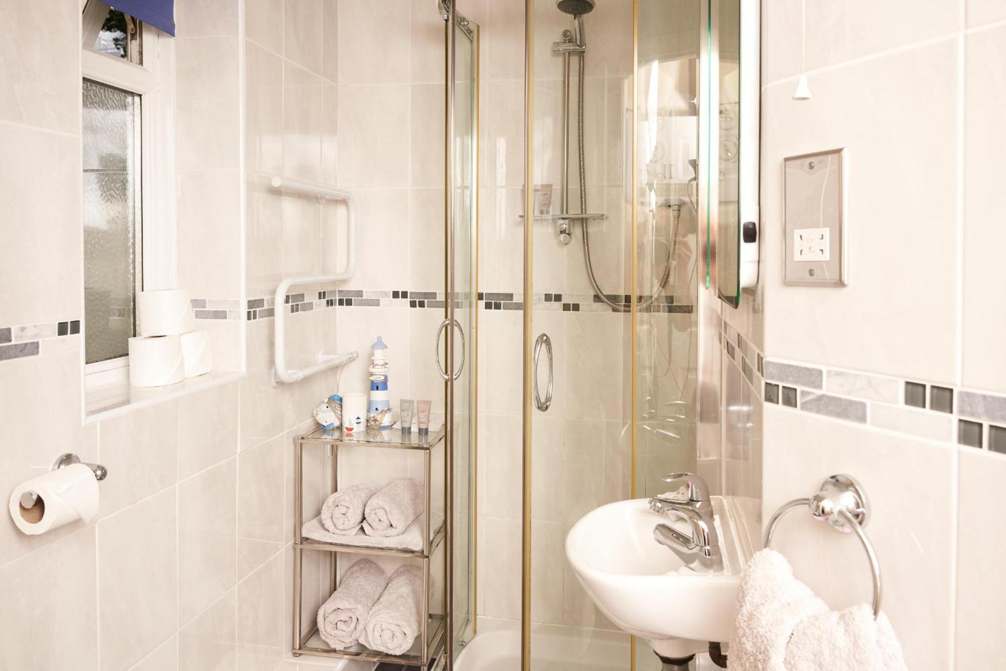 Bayfort Sea - Comfortable Couples Retreat With Stunning Coastal Views Apartment *