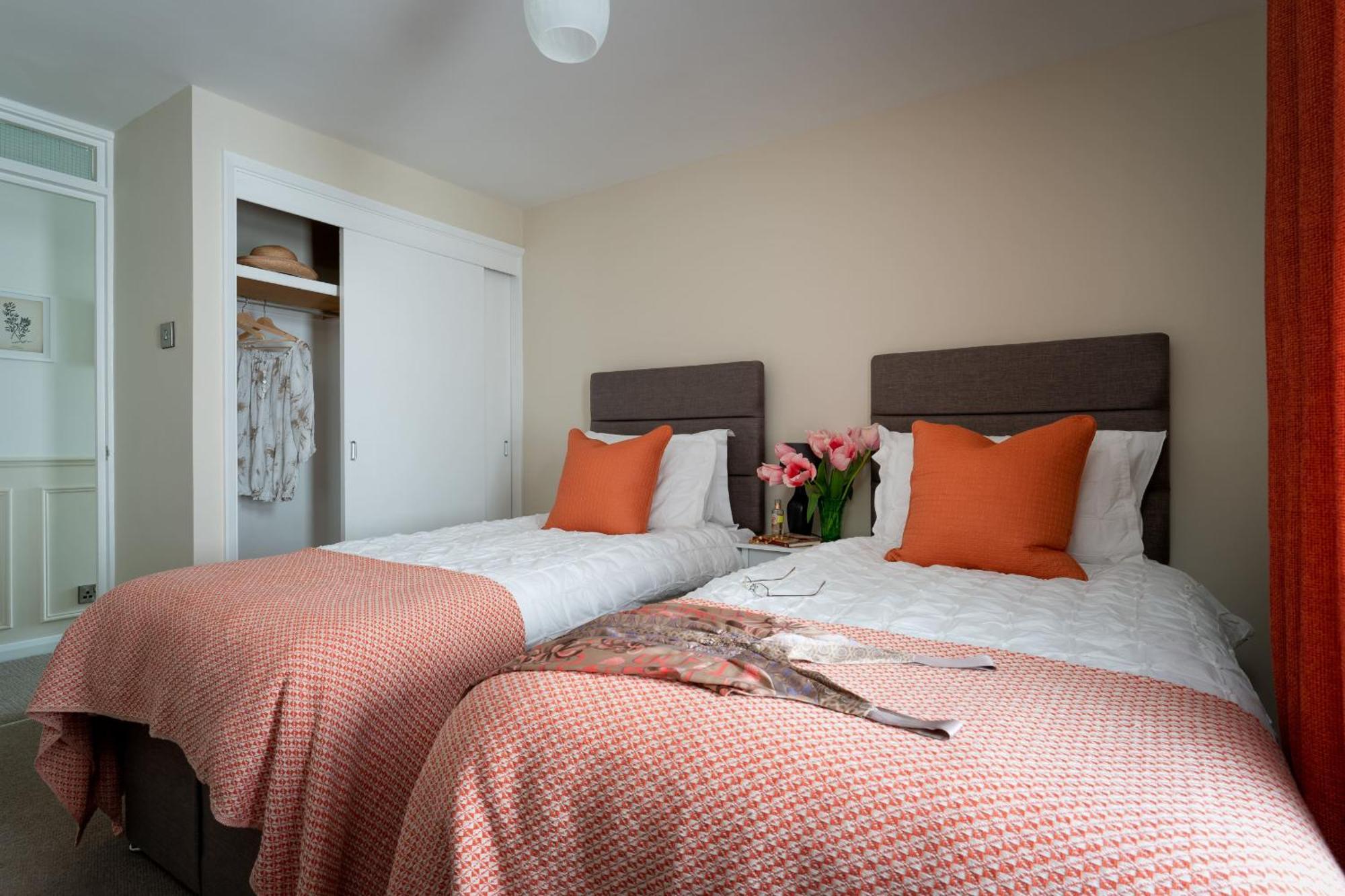 Lawsons Place - Family-friendly With Parking On Babbacombe Downs In Apartment