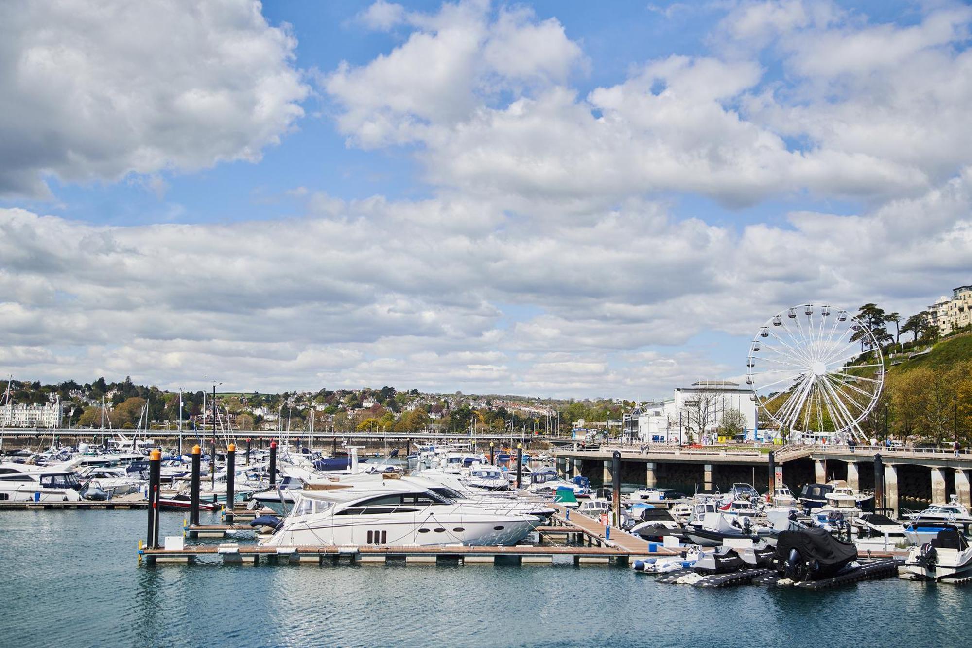 Sovereign House - Close To Harbour With Parking *