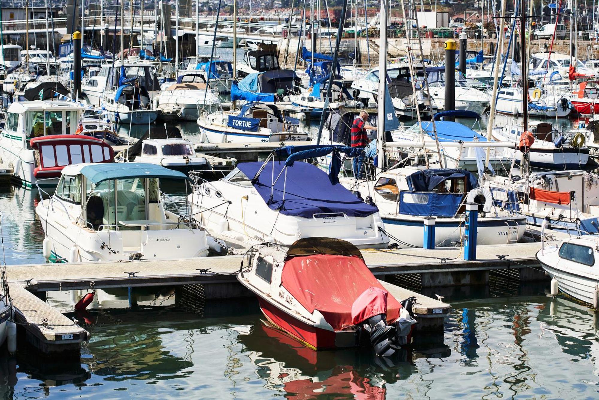 Sovereign House - Close To Harbour With Parking Apartment *