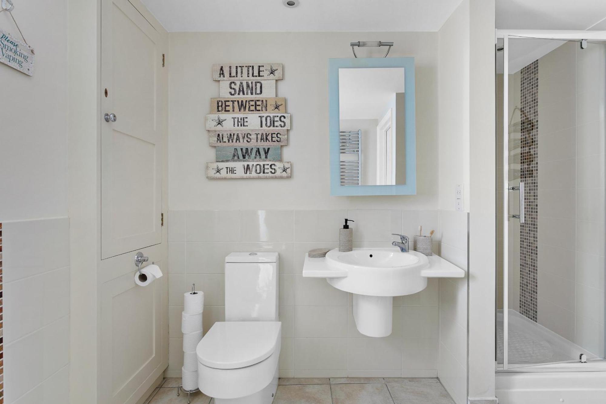 Sovereign House - Close To Harbour With Parking *
