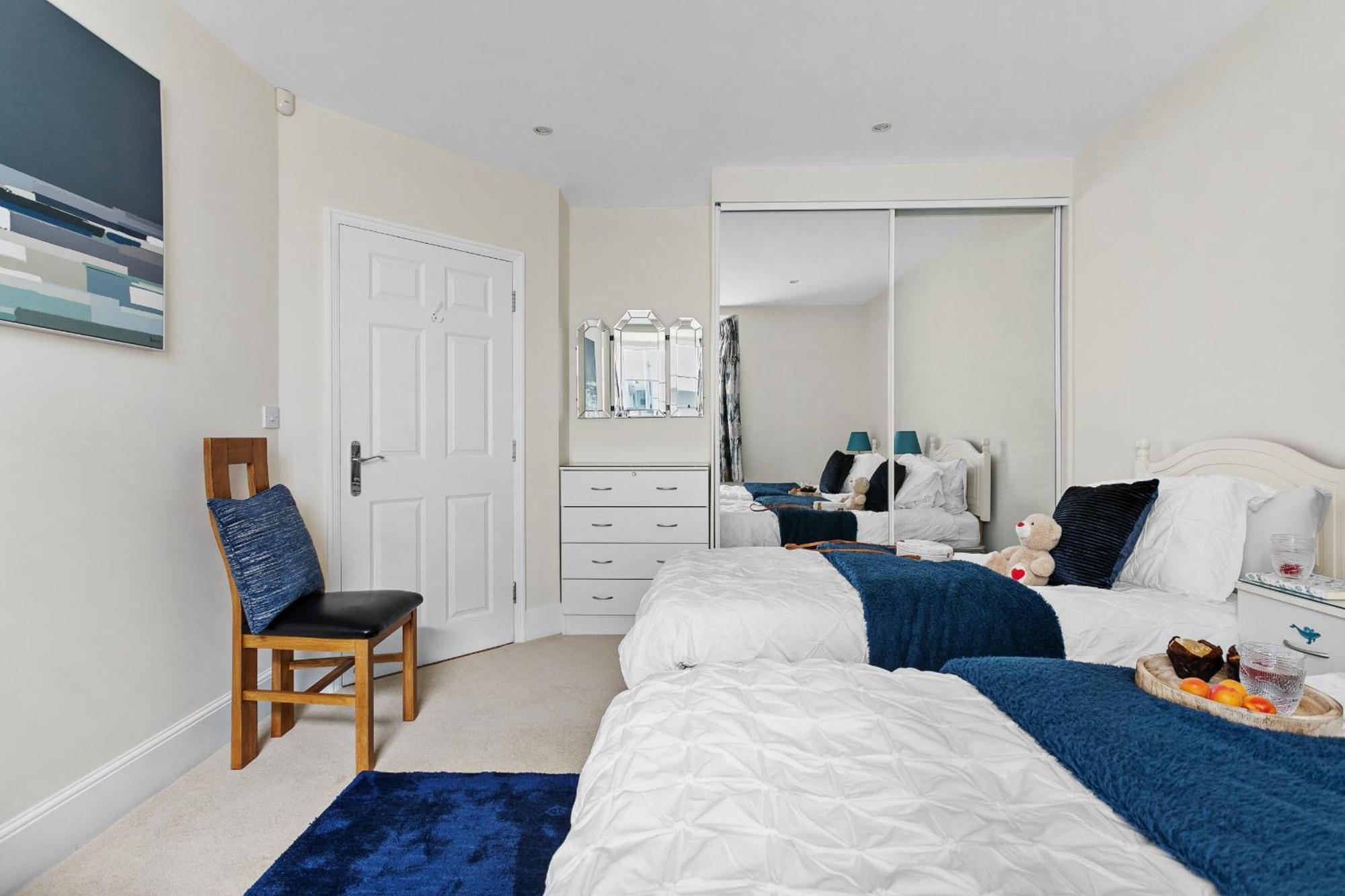 Sovereign House - Close To Harbour With Parking