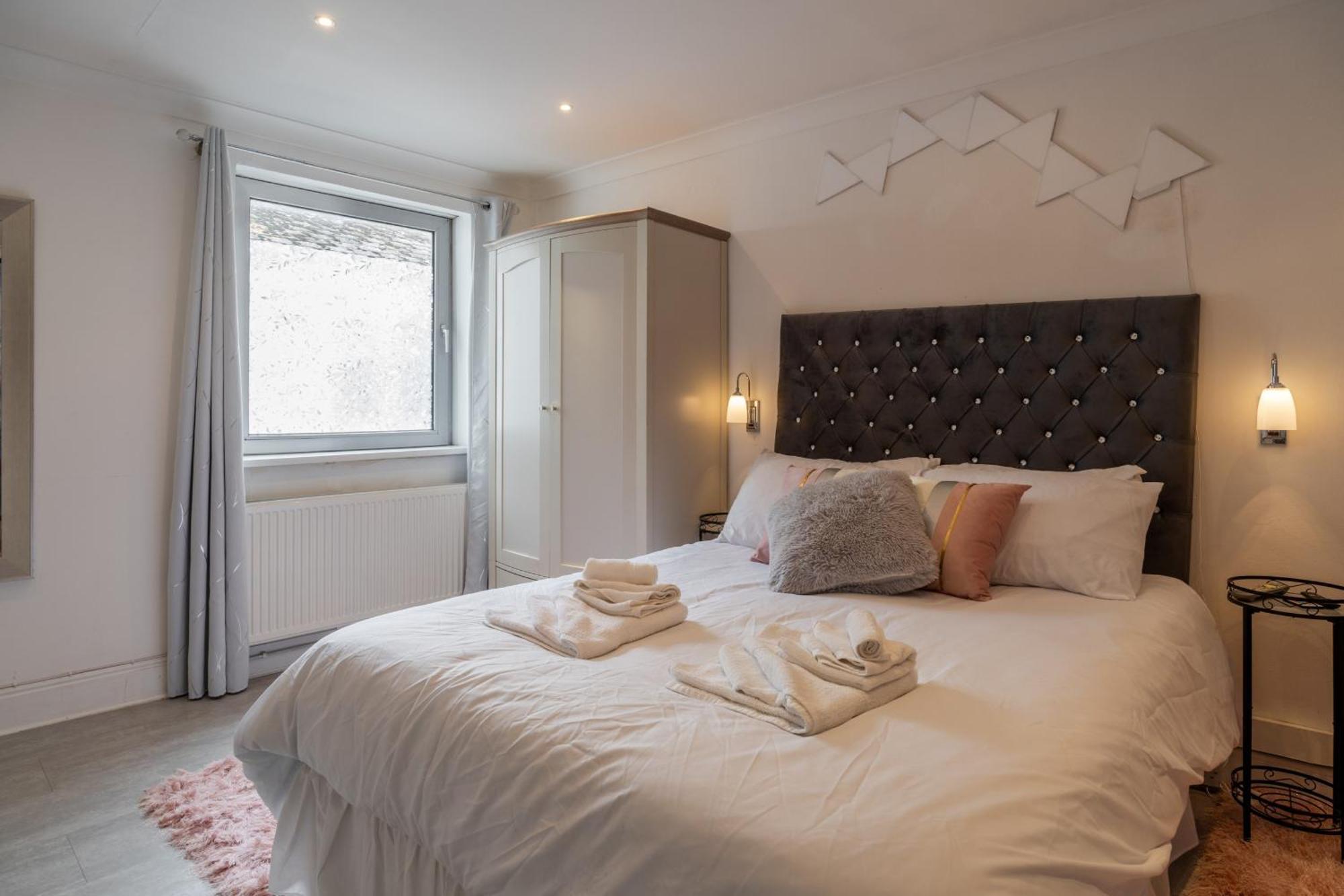 Finest Retreats - Harbour's Nest Apartment Torquay