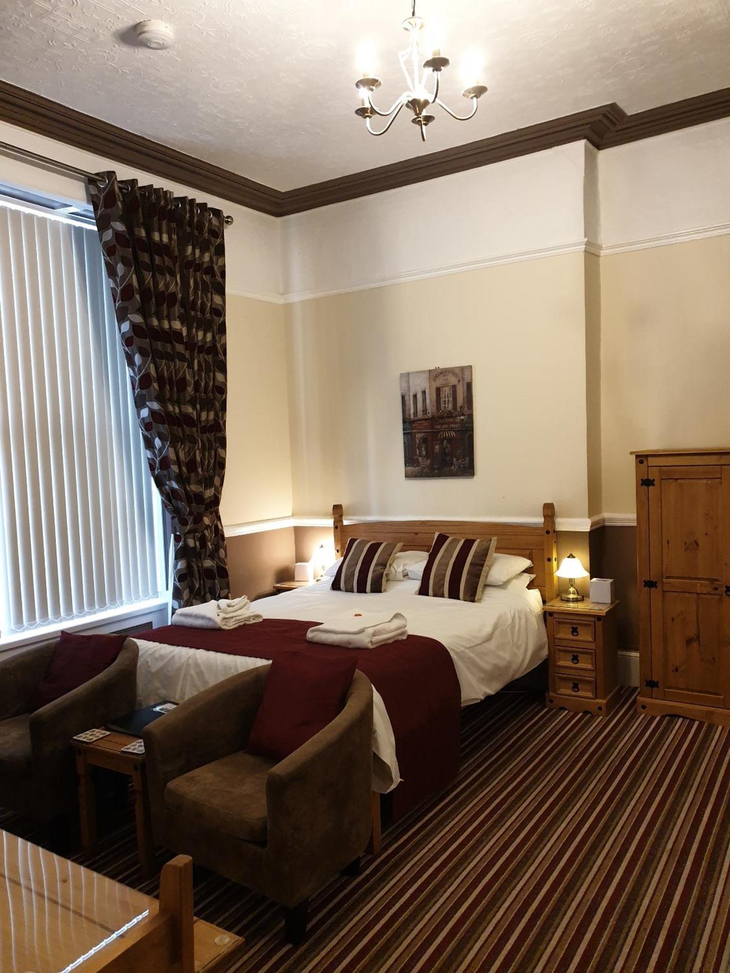 Apartment Appletorre House Flats - Pet Friendly And Private Parking