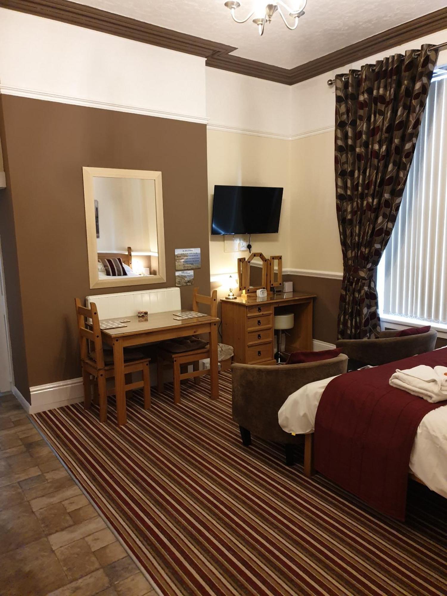 Appletorre House Flats - Pet Friendly And Private Parking Apartment