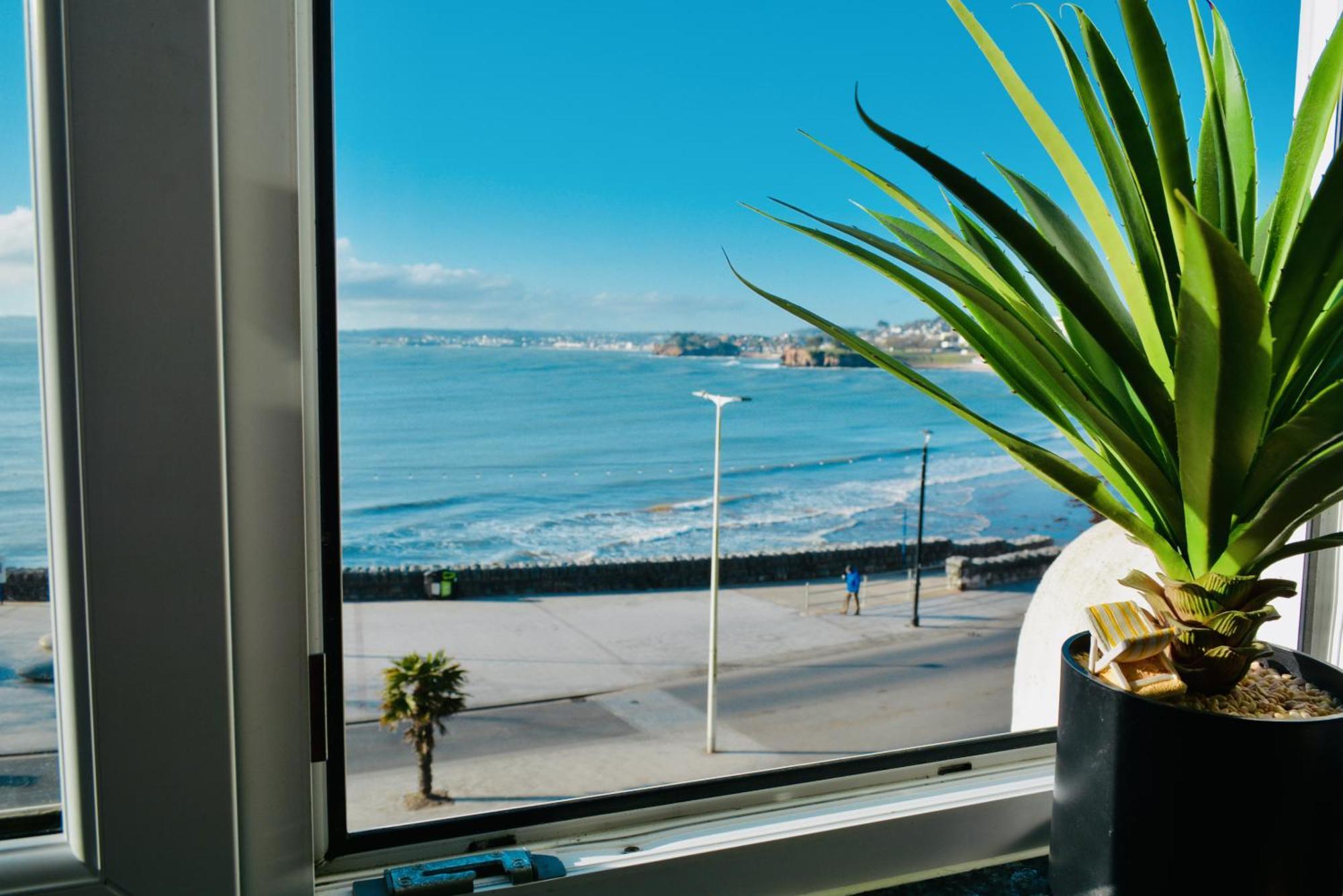 Sandybanks - Seaview And Promenade *