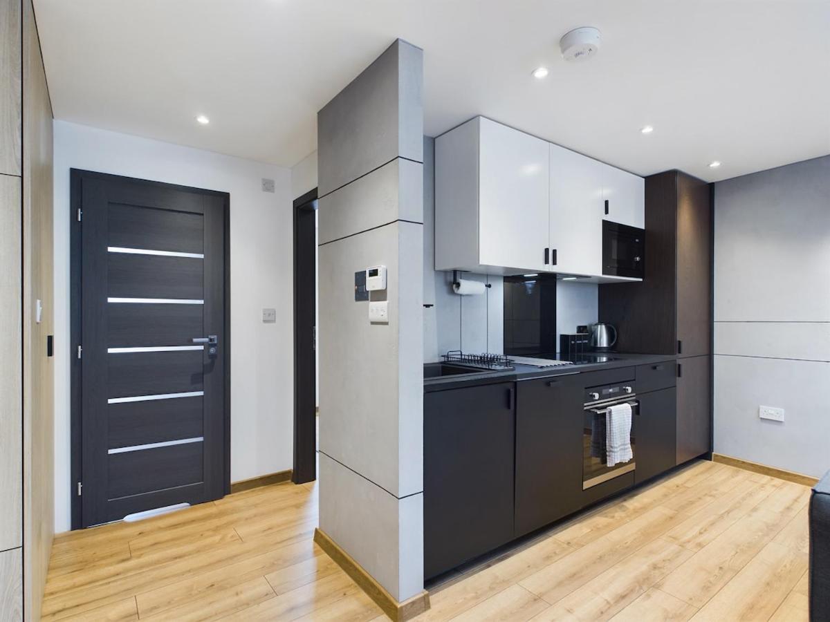 The Seaside Manor - - 3 Bed - Free Parking *