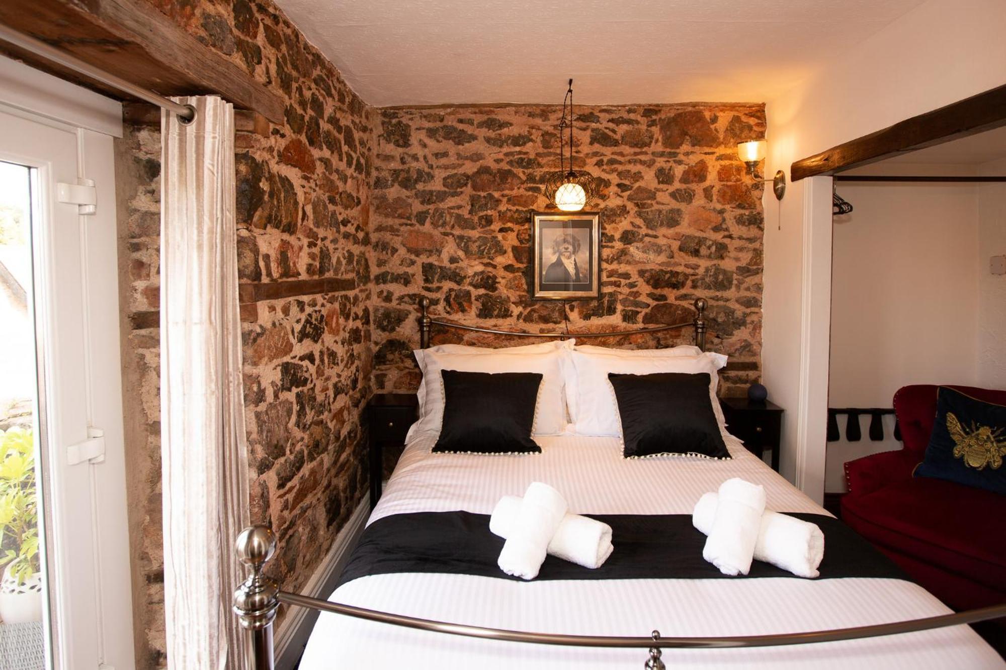 Quirky Boutique 1840s Stable Torquay