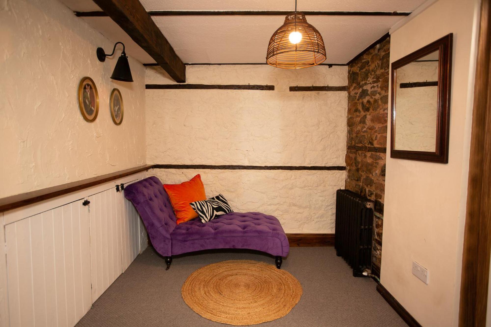 Holiday home Quirky Boutique 1840s Stable *