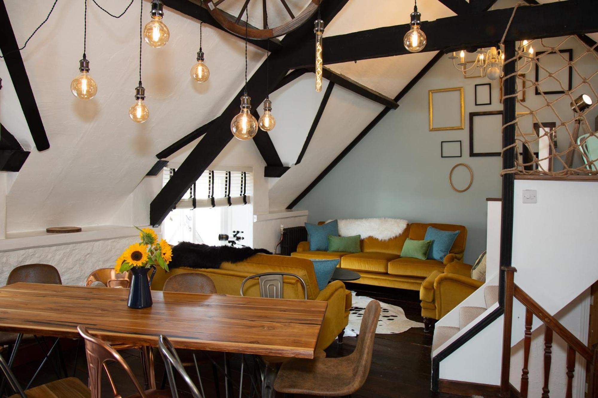 Quirky Boutique 1840s Stable Holiday home *