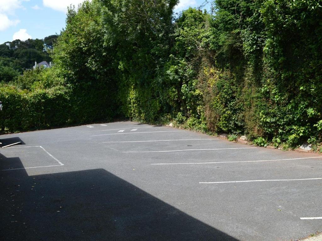 Burleigh House 4*