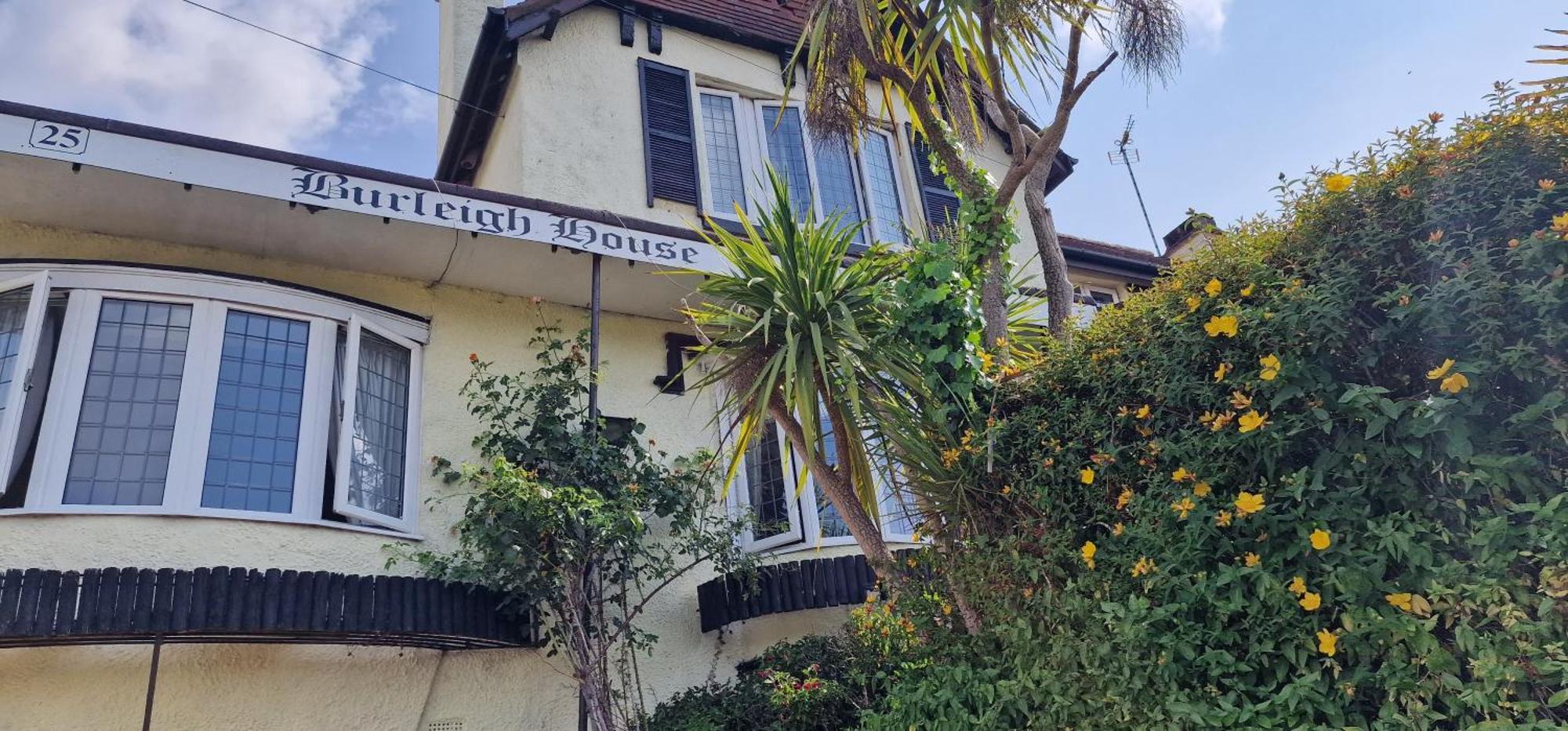 Burleigh House Acomodação com café da manhã  Torquay