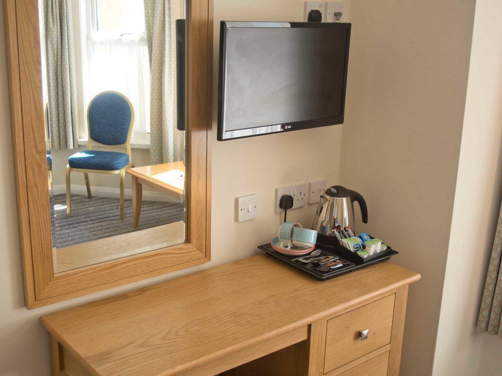 Hotel Tlh Carlton And - Tlh Leisure And Entertainment
