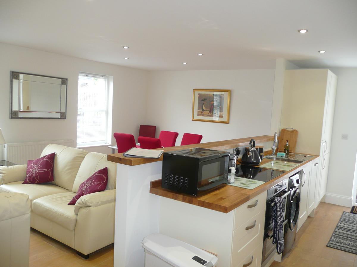 Avenue Park Apartment *