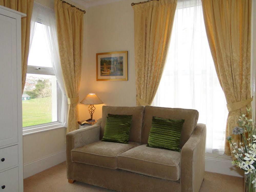 Avenue Park Apartment *