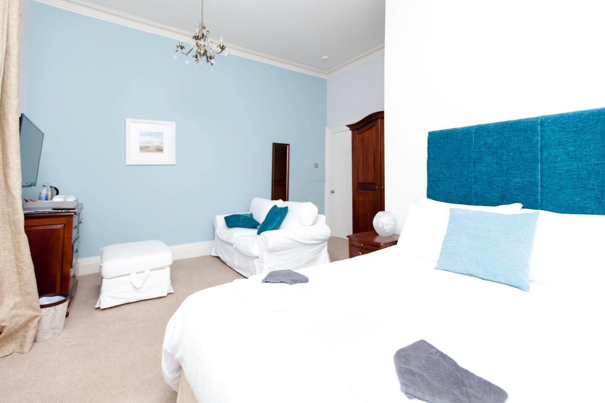 Crofton House Hotel 3*