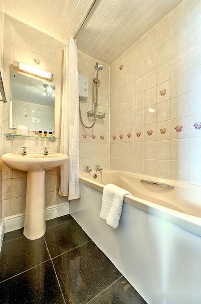The Downs, Babbacombe Bed & Breakfast Torquay