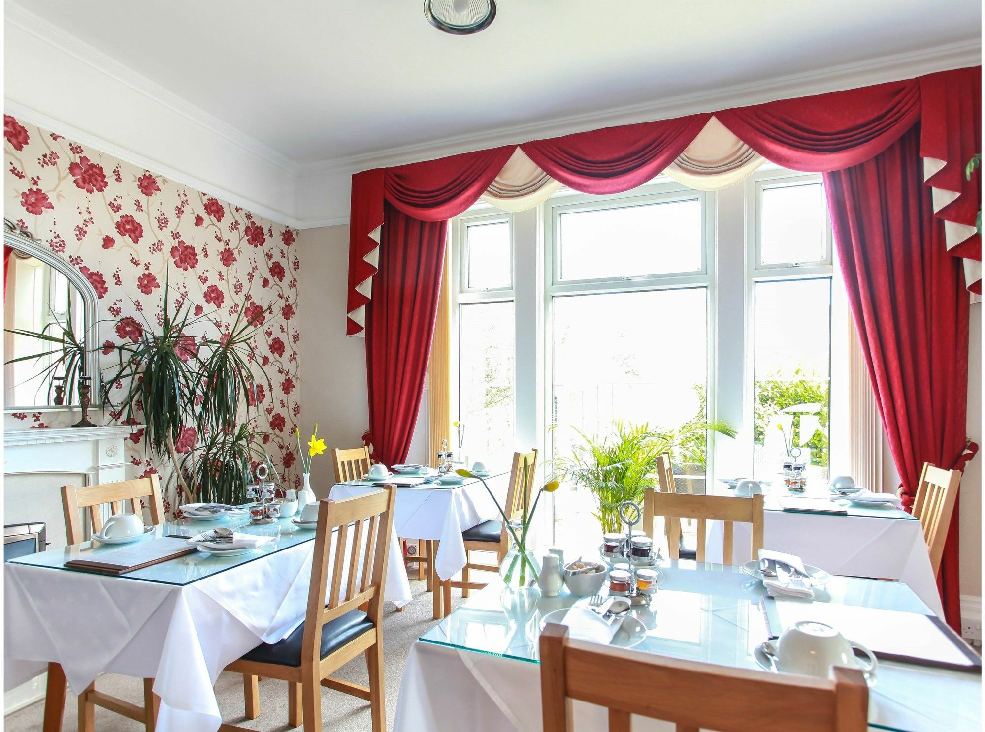 Tyndale Bed & Breakfast 5*