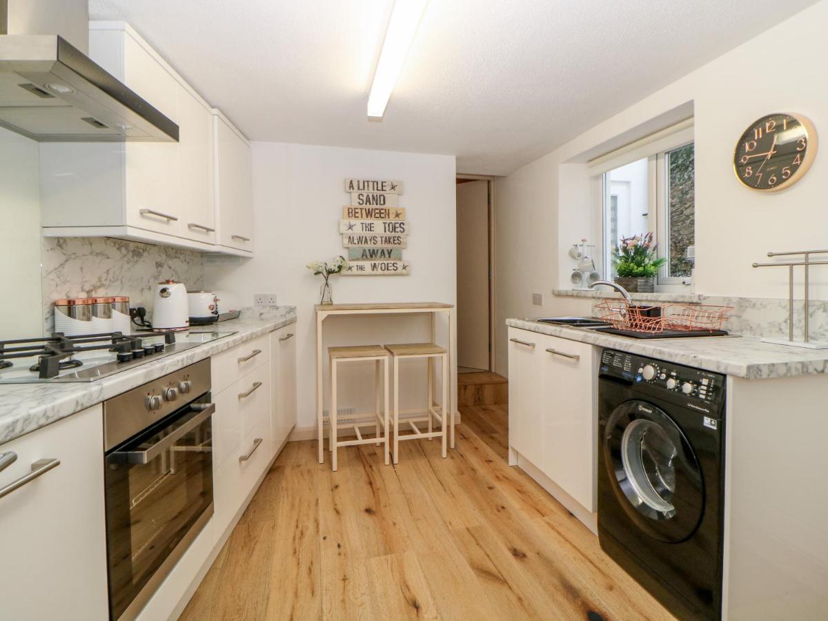 Cove Apartment *
