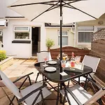 *Brand New* Olive Grove Cottage