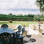 Crossways & Sea View Holiday Apartments