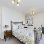 Loveliest Homes Torquay - 3 Bed, 2 Bathroom, Balcony, Parking