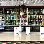 Riviera Lodge Hotel